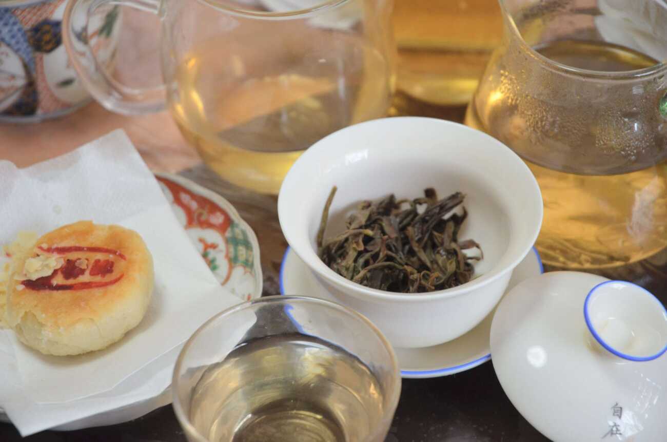 鳳凰単叢 杏仁香 | 茶の穂 香木と本気の茶